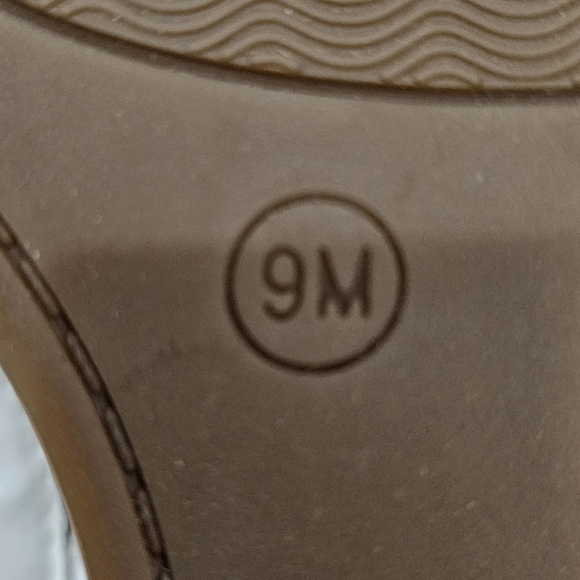 TOMMY HILFIGER Janae White Strappy Flat Sandals, Size 9 - Picture 6 of 8